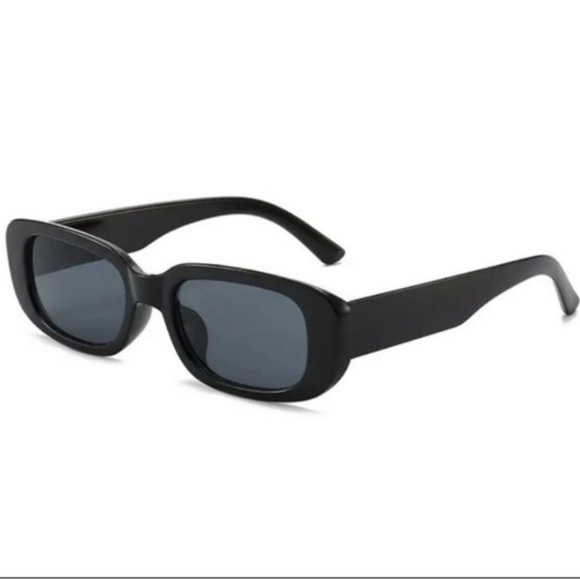 Rectangular Black Retro trendy Women’s Sunglasses new 100% UV400 protection - Picture 9 of 14